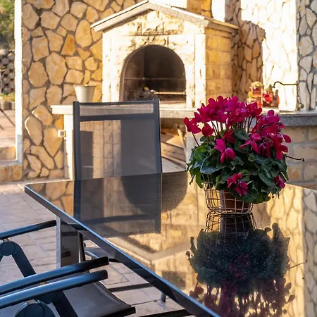 Family-friendly With Swimming Pool - Omis - 18676 *